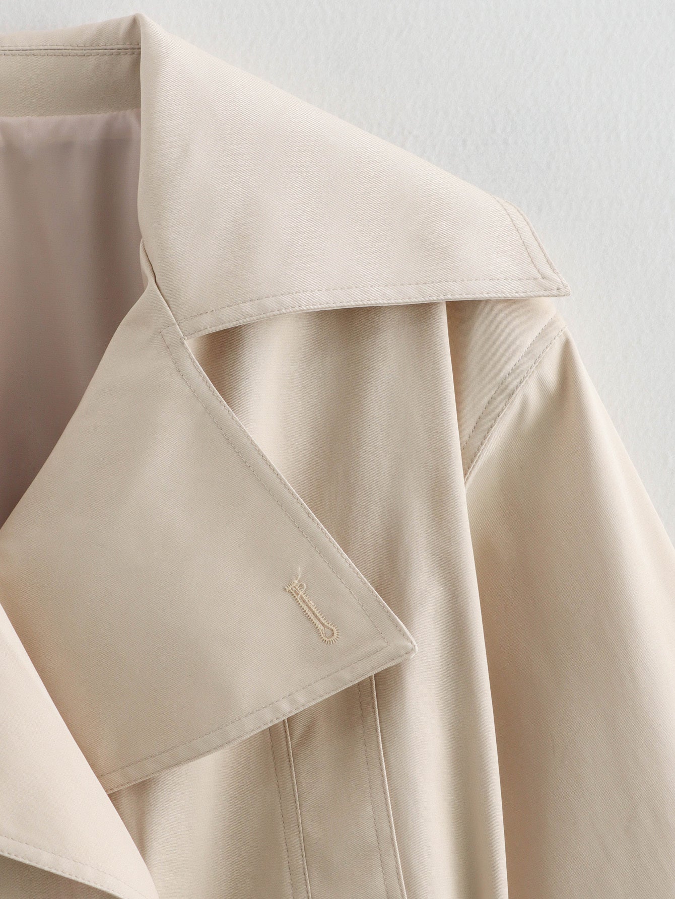 ZEPHYRA - Cropped Trenchjacke mit Gürtel